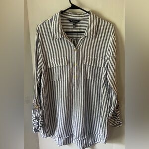 Ellen Tracy 100% linen blue and White Striped Button-Down Shirt XL